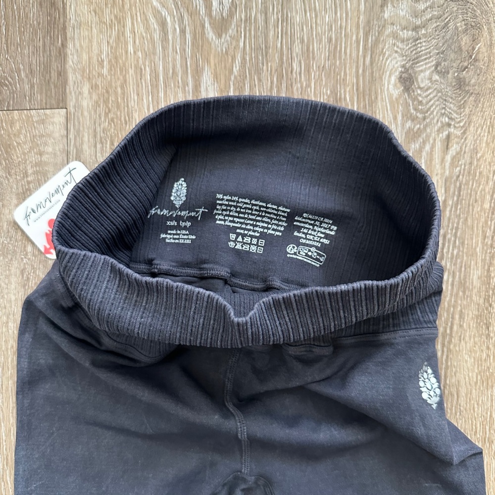FP MOVEMENT NWT Washed Black Leggings Ribbed $78 SIZE TINY PETITE EXTRA SMALL - Picture 2 of 6